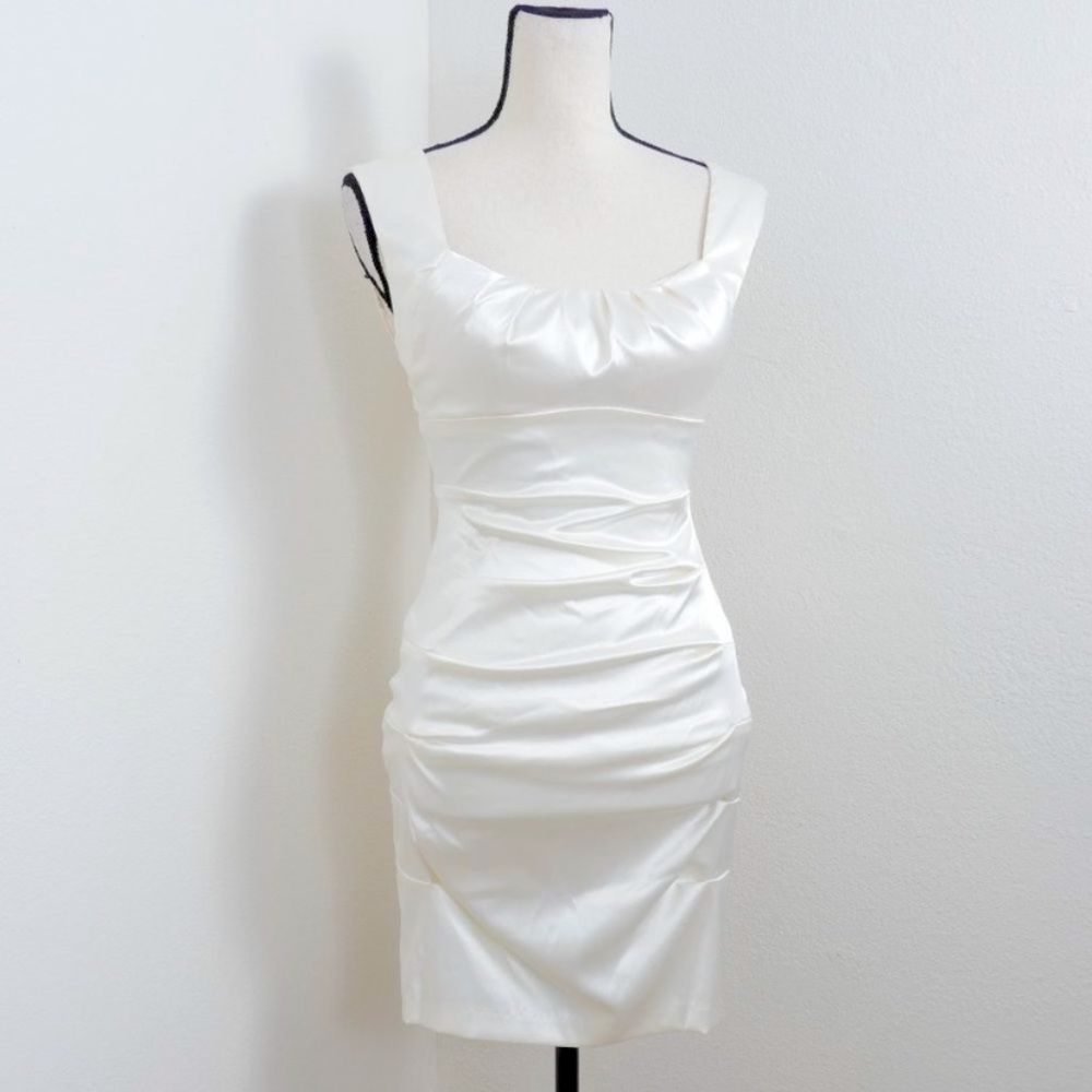 Windsor Ivory Sleeveless Ruched Tie Open Back Satin Size 3/4 Party Dress